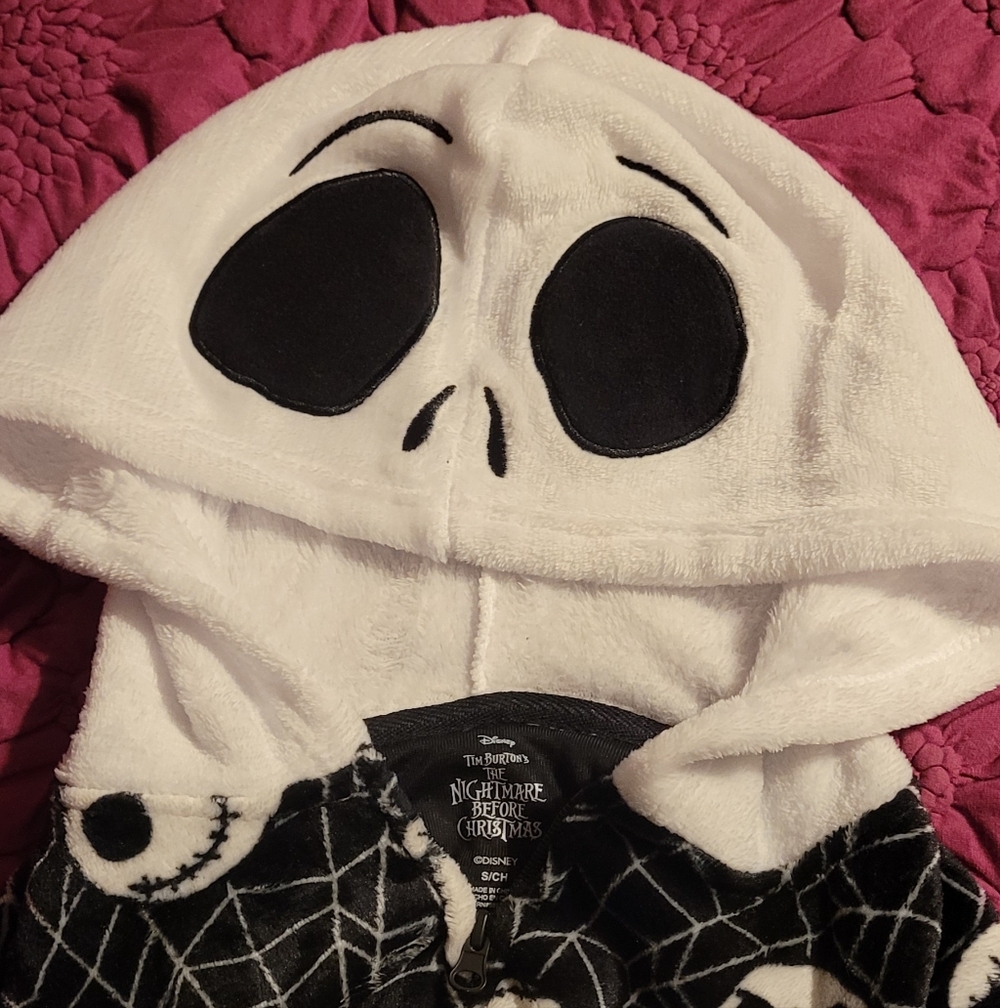 Jack Skellington Onesie - Picture 3 of 4